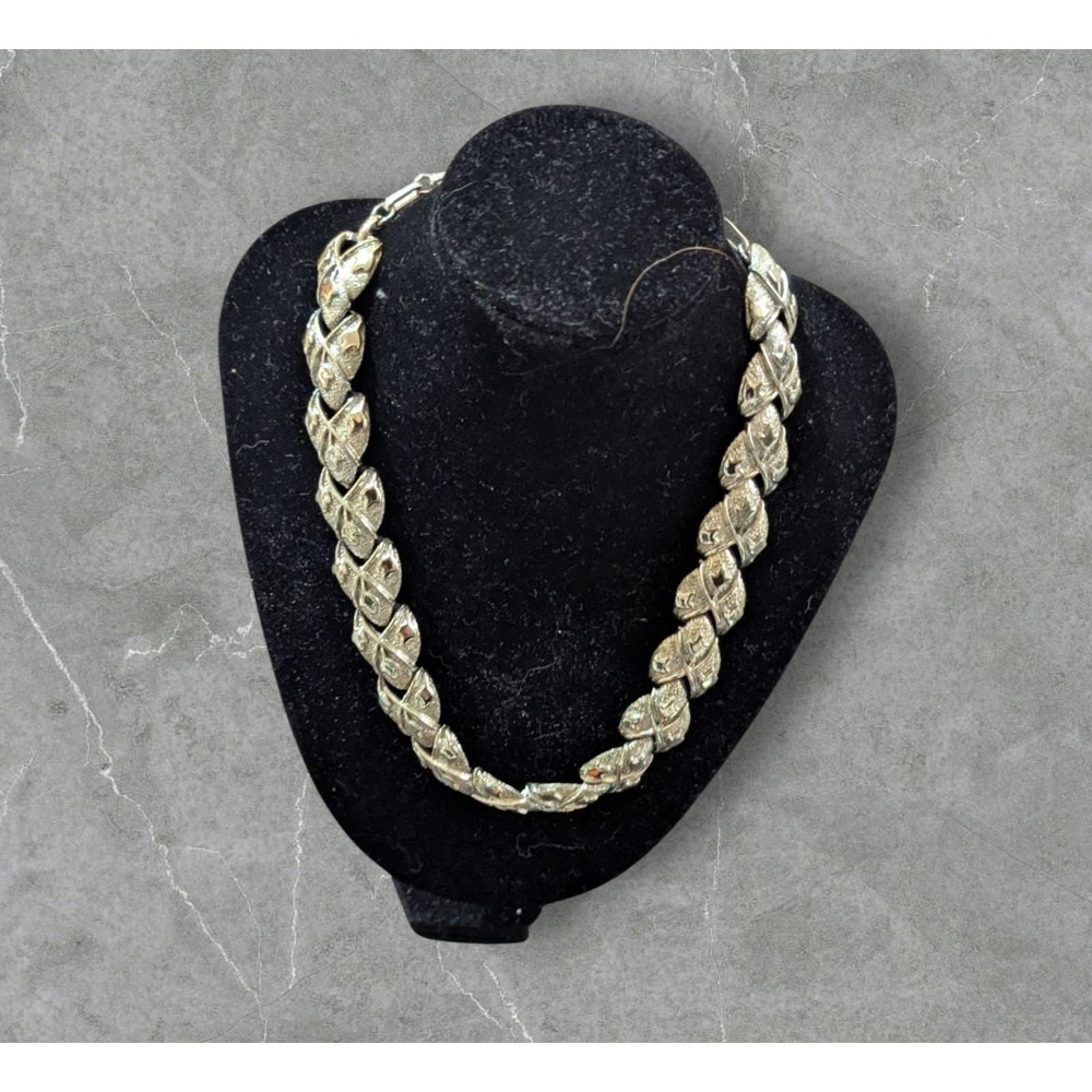 Coro Vintage Silver Tone Textured Leaf Link Necklace 16 Inch Choker Adjustable